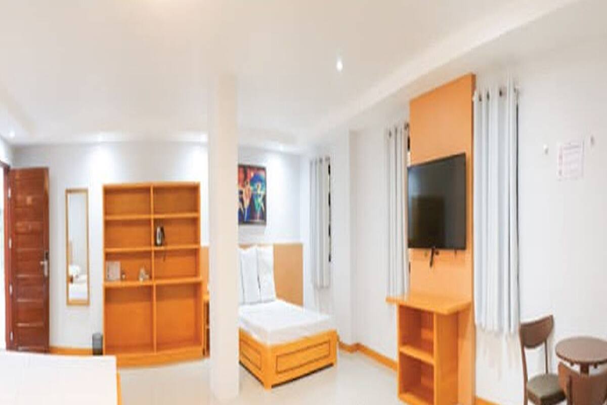 Desk, blackout curtains, rollaway beds, free WiFi