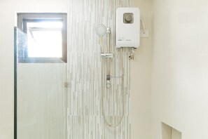 Ducha, cabezal de ducha tipo lluvia, artículos de tocador gratuitos