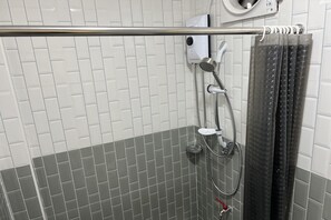 Desk, free WiFi, bed sheets - Baan Mangmee Resort Udonthani (Udon Thani)