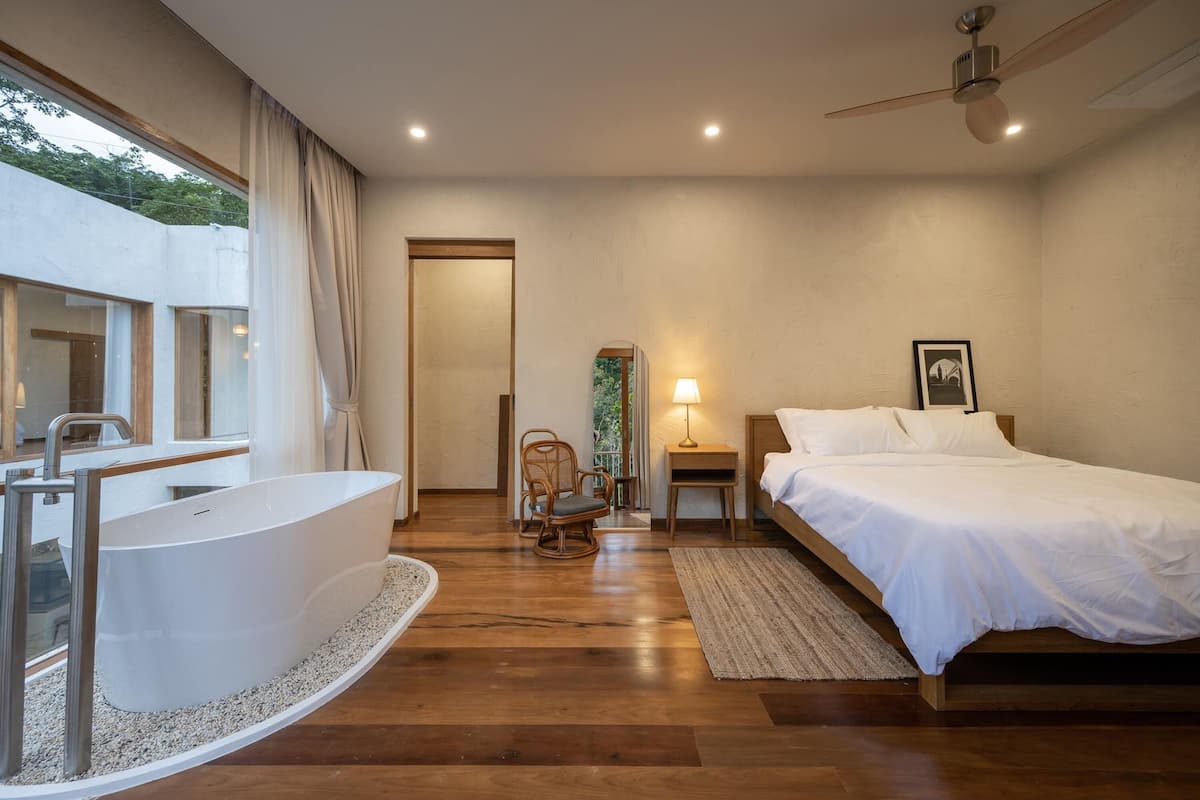 Family Villa | Desk, rollaway beds, free WiFi, bed sheets