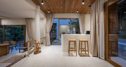 Taryn Tara Cafe And Stay