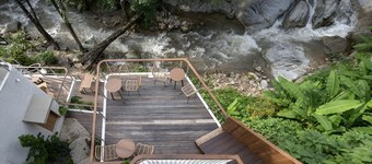 Taryn Tara Cafe And Stay By Zuzu