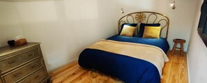 1 bedroom, travel cot, free WiFi, bed sheets - Mandala house with private hammam in Legé (44) (Legé)