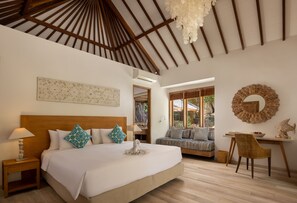 Pillow-top beds, minibar, in-room safe, desk - Eliana Resort And Spa (Rote Island)