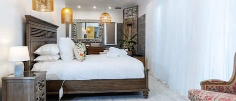 4 bedrooms, iron/ironing board, free WiFi, bed sheets