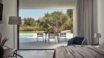 7 bedrooms, iron/ironing board, WiFi, bed sheets