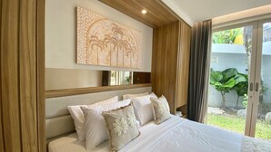 Room - Mila's Villa Large 3 bedroom villa in the heart Legian. (Bali)
