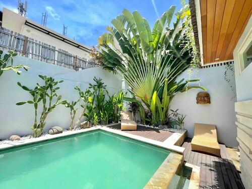 Mila's Villa Large 3 bedroom villa in the heart Legian.