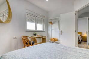 4 bedrooms, in-room safe, iron/ironing board, free WiFi
