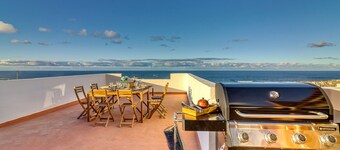 Special Home w/ Tropical Garden/Near Seaside