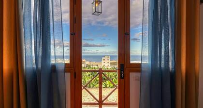 Special Home w/ Tropical Garden/Near Seaside