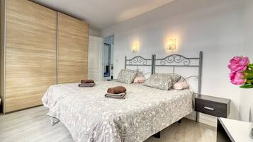 3 habitaciones, tabla de planchar con plancha y wifi gratis
