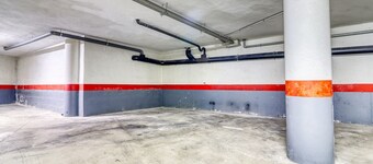 Spacious Central Apt. w/ private parking/ocean view