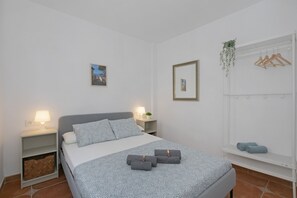 3 chambres, fer et planche à repasser, Wi-Fi gratuit, draps fournis