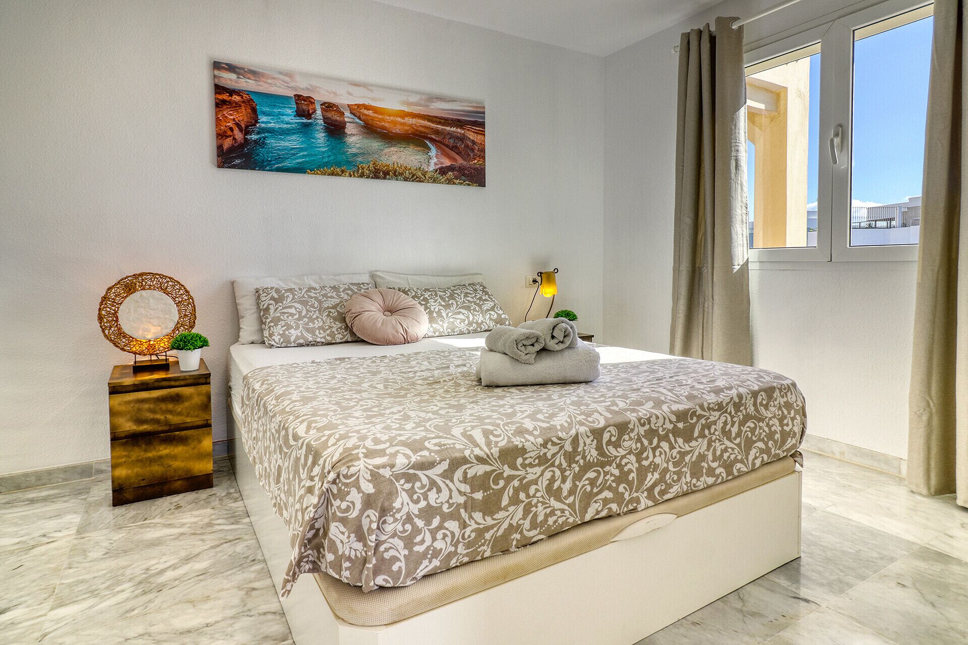 1 chambre, fer et planche à repasser, Wi-Fi gratuit, draps fournis