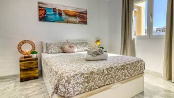1 slaapkamer, een strijkplank/strijkijzer, gratis wifi, beddengoed