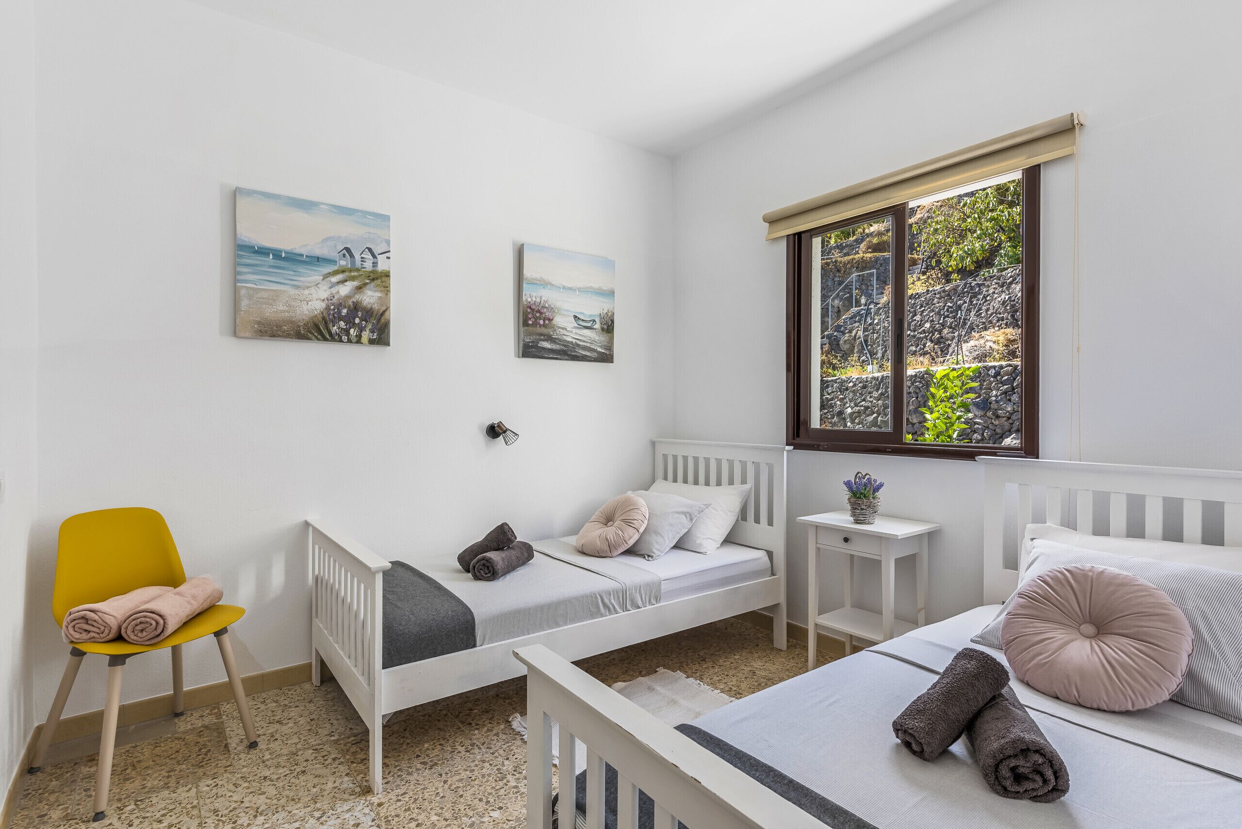 4 dormitorios, tabla de planchar con plancha, wifi gratis y ropa de cama