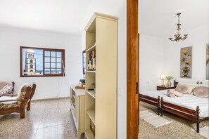 4 Schlafzimmer, Bügeleisen/Bügelbrett, kostenloses WLAN, Bettwäsche