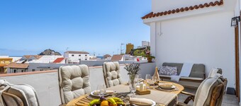 Central Penthouse w/big terrace & ocean/city view