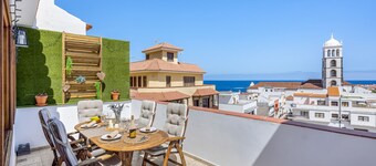 Central Penthouse w/ big terrace & ocean/city view