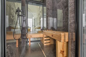 숙박 시설 구내