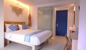 Deluxe Queen Room | Desk, free WiFi, bed sheets - Little Mykonos (Bandung)