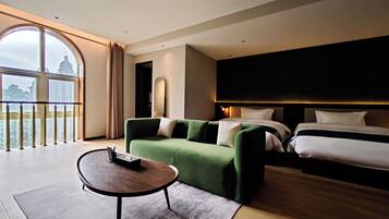 Premium bedding, in-room safe, desk, laptop workspace