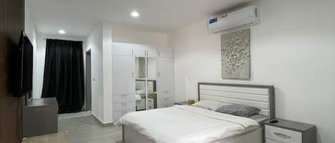 Deluxe Studio