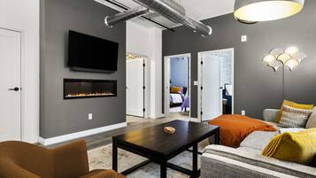 Fernseher, Kamin, Stereoanlage, Arbeitsbereiche