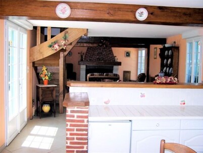 Country gite with enclosed garden located 1 hour 15 from the seaside