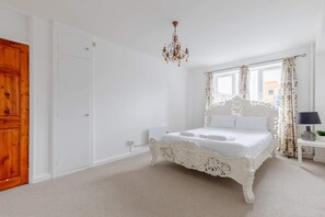 Basic Apartment | 2 bedrooms, bed sheets - Well Located 2BD Flat 20 Mins to Tower Bridge! (London)