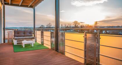 Fairflats Hüfingen: Küche Arbeitsplatz Balkon Aufzug