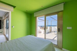 2 bedrooms, iron/ironing board, free WiFi, bed sheets - S205-032 UHC ACACIAS APARTMENTS SALOU (Salou)