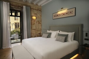 Luxury Room, Garden View | Premium bedding, down comforters, free minibar items, in-room safe