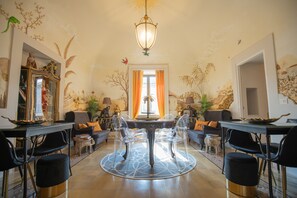 Dining - Il Moresco è un luogo magico che ti accoglierà nelle sue confortevoli camere.  (Catania)