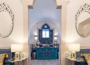 8 bedrooms, in-room safe, desk, iron/ironing board