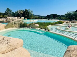 Piscina all'aperto, una piscina riscaldata
