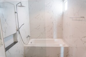 Superior Villa | Bathroom - Temmy Pool Villa (Cha-am)