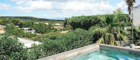 Piscine extérieure, piscine chauffée