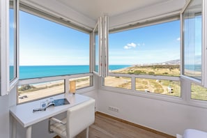 Appartement Familial | 1 chambre, rideaux occultants, fer et planche à repasser, Wi-Fi gratuit