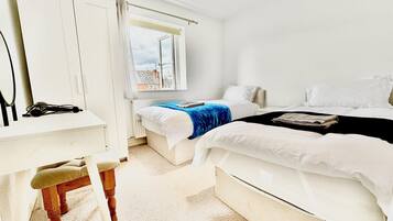 3 bedrooms, free WiFi, bed sheets