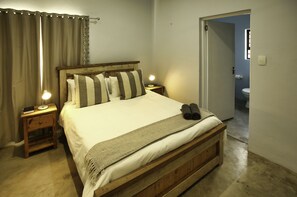 Comfort House | 4 bedrooms, premium bedding, individually decorated - Sandy Feet Langebaan 8-sleeper (Langebaan)