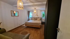 2 soverom, reiseseng for barn, wi-fi (inkludert) og sengetøy