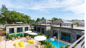 House, Multiple Beds | 8 bedrooms, free WiFi