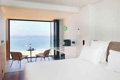 Prestige Vue Mer | Literie de qualité, coffre-fort, décor unique, ameublement unique