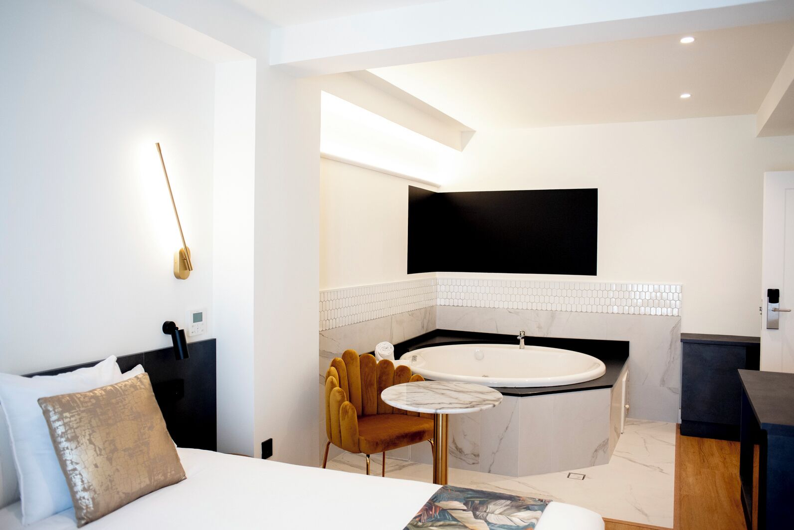 华丽双人房 | 办公桌、遮光窗帘、隔音、熨斗/熨板