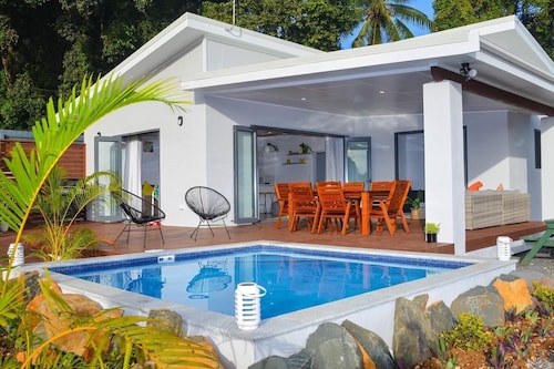 Beautiful 2Bedroom Private Villa located Inland Close to Beach, Sunset Side Pool
