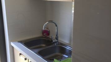 冰箱、微波炉、烤箱、炉灶