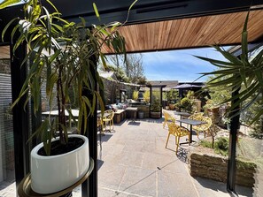 Courtyard view - Brightham House Boutique Bed & Breakfast (Kingsbridge)