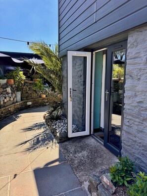 Premier Room | Courtyard view - Brightham House Boutique Bed & Breakfast (Kingsbridge)